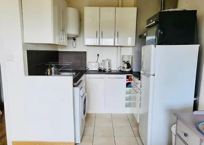 T2 , Beautiful View In Near Appartement